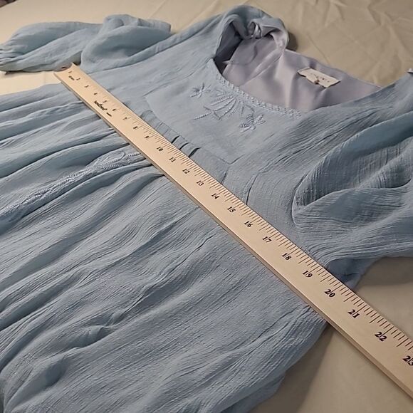 Crescent sz M midi dress.  Ice blue embroidery fabric.  Fully lined - Picture 7 of 9